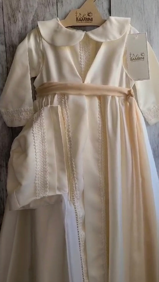 Traje Asís