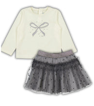 Cargar imagen en el visor de la galería, Camiseta basica 116 nata y falda 2901 plomo
