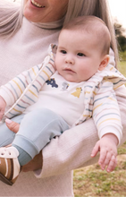 Cargar imagen en el visor de la galería, Chandal 3 piezas camiseta 2623 hielo
