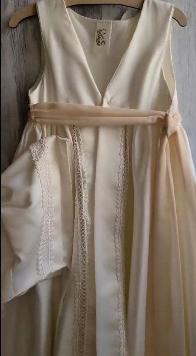 Traje Asís