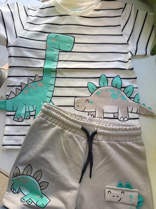 set 2 piezas Camiseta m/c   1061 dinosaurio + bermuda 1242 hueso