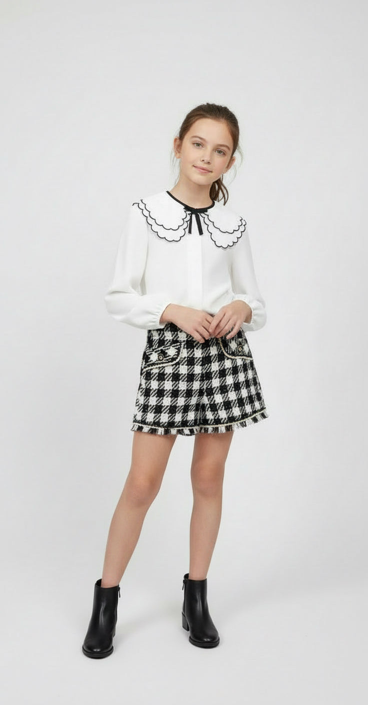 Blusa gasa cuello bordado 5612 crema y short 5716 negro