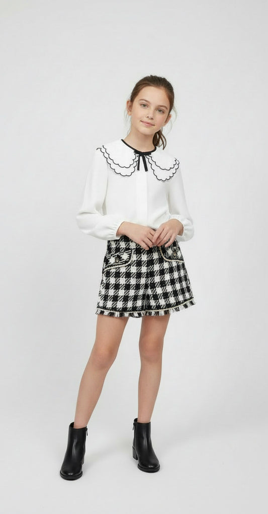 Blusa gasa cuello bordado 5612 crema y short 5716 negro