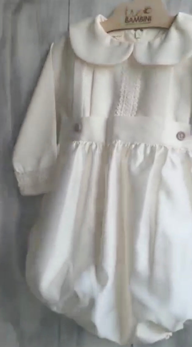 Traje Asís